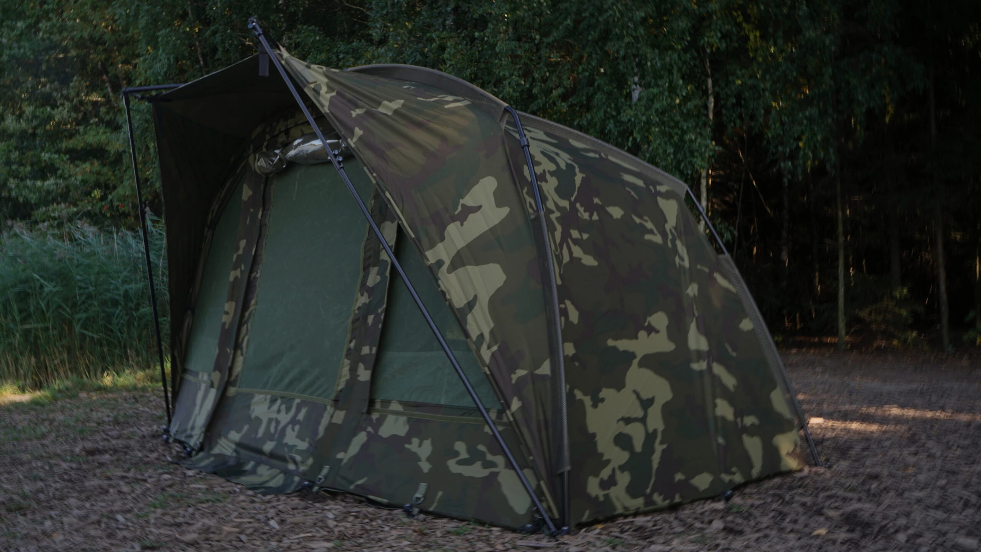 Sonik AXS Camo Bivvy System